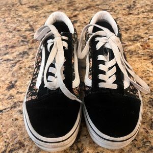Vans old skool Kids size black floral size 3